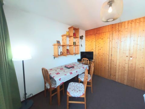 Appartement cosy à La Plagne avec balcon panoramique et accès pistes - FR-1-351-239 Apartment in Mâcot-la-Plagne