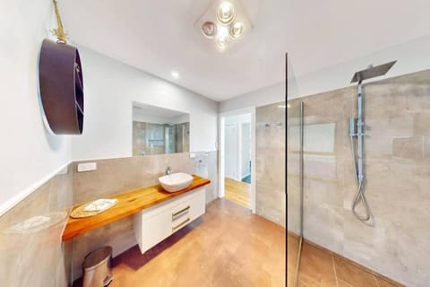 Stingray Bay of Fires Beach Chic House in Binalong Bay