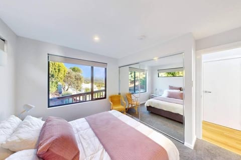 Stingray Bay of Fires Beach Chic House in Binalong Bay