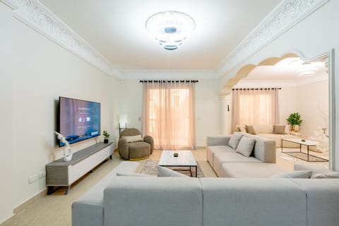 Communal lounge/ TV room, TV and multimedia, Living room, Seating area, Evening entertainment