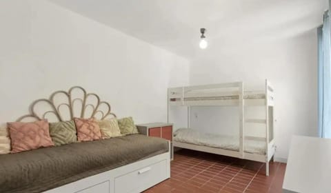 Bed, Photo of the whole room, Bedroom, bunk bed