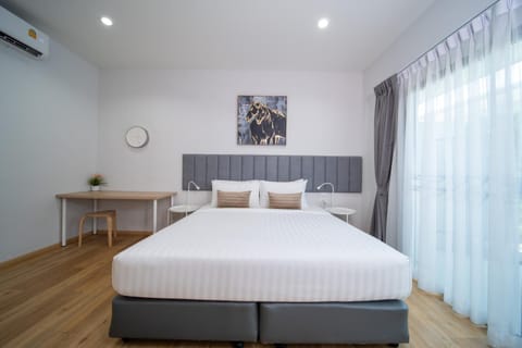 Bed, Bedroom
