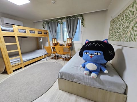 Bed, Bedroom, bunk bed, wardrobe, air conditioner