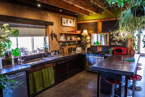 CASA DE COUGLETTA - Artist retreat, stunning views House in Santa Fe