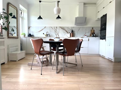 Dining area, stove, kitchen
