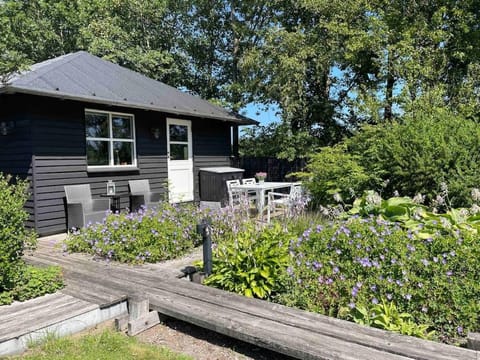 Aneks i rolige omgivelser-adgang til pool og sauna House in Central Denmark Region