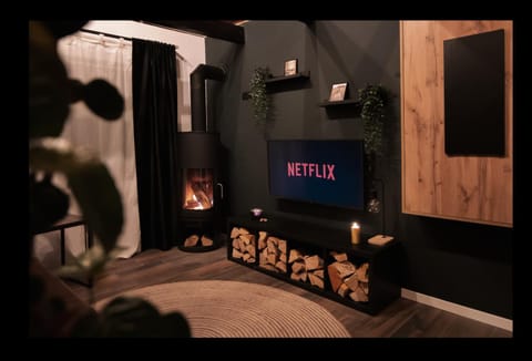 Living room, Dining area, fireplace