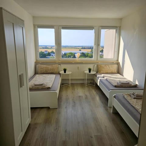 Property building, Bed, Photo of the whole room, Bedroom, heating, towels