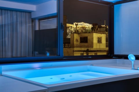 Night, Hot Tub, City view, Landmark view