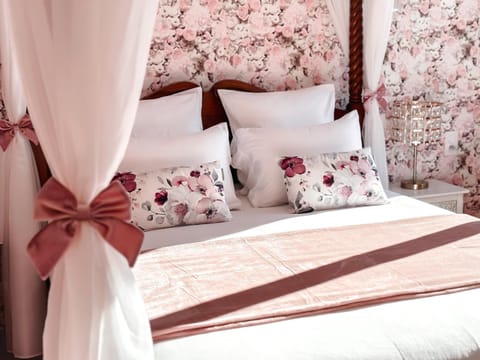 Bed, Night