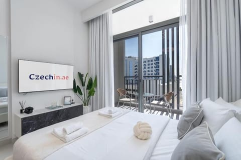 Bed, TV and multimedia, View (from property/room), Balcony/Terrace, Bedroom