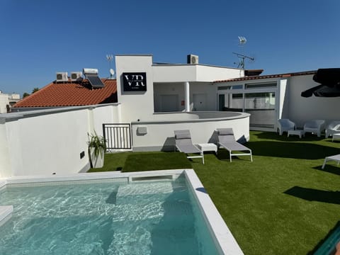 Swimming pool, Swimming pool