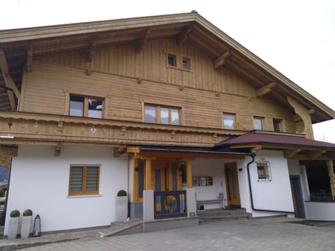 Property building, Facade/entrance, Day