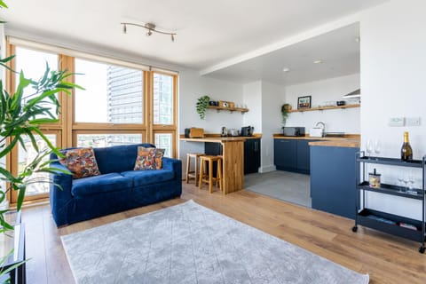 Living room, Seating area, Dining area, minibar
