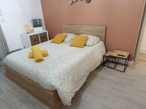 Élégant studio Gréoux Les Bains Apartment in Gréoux-les-Bains