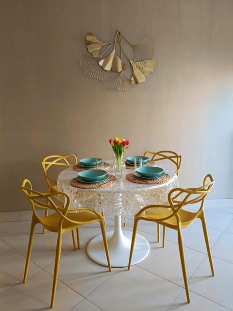 Living room, Dining area