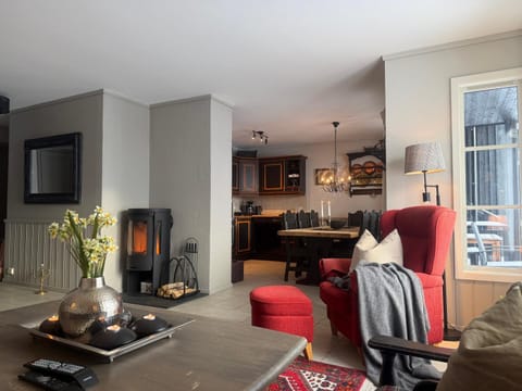 Living room, Dining area