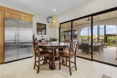 JUST WOW!! Experience Luxury! Gulf Access, Pool & Spa, Dock, Tiki- Villa Waterfront Wonderland House in Cape Coral