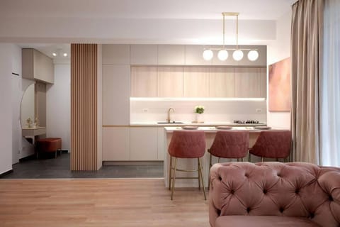 Kitchen or kitchenette, Seating area, Dining area