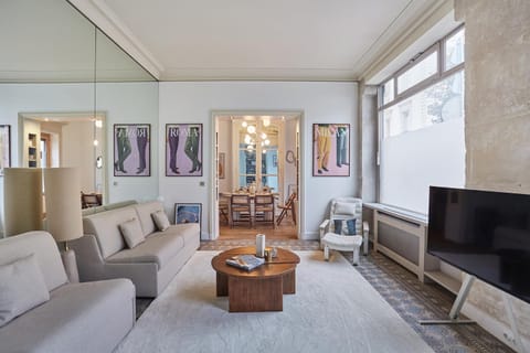 Appartment St Germain des pres by Studio Prestige Apartment in Paris