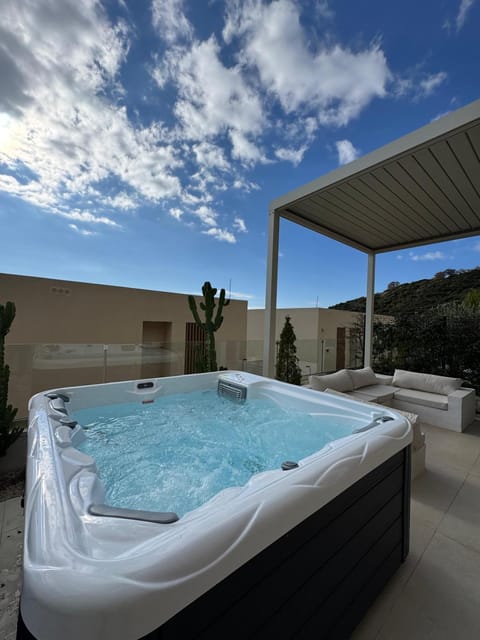 Day, Natural landscape, Hot Tub, Hot Tub