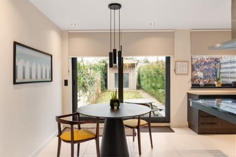 Elegant & Spacious House close to Center House in Flanders