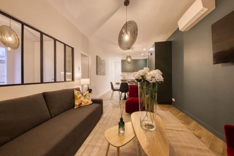TV and multimedia, Seating area