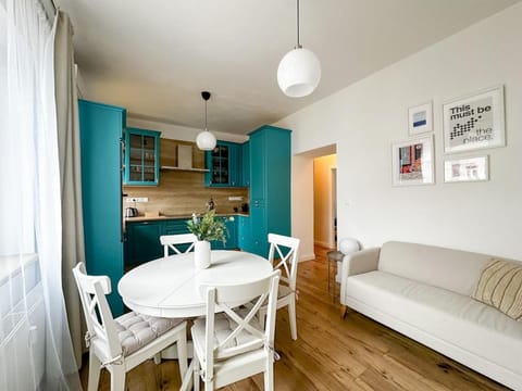 Kitchen or kitchenette, Living room, Dining area
