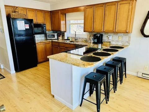 1MMView-2Kings-HotTub-PoolTable-Arcade-Waterfall Chalet in Seven Devils