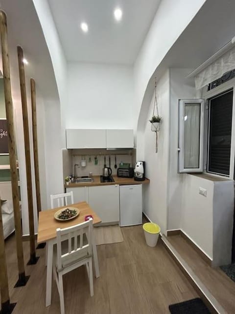 Kitchen or kitchenette, Dining area, oven, pet friendly