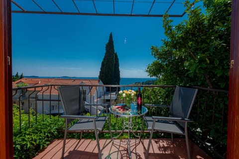 Day, Natural landscape, Balcony/Terrace, Sea view