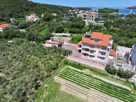 Villa Anggela Bed and Breakfast in Supetarska Draga