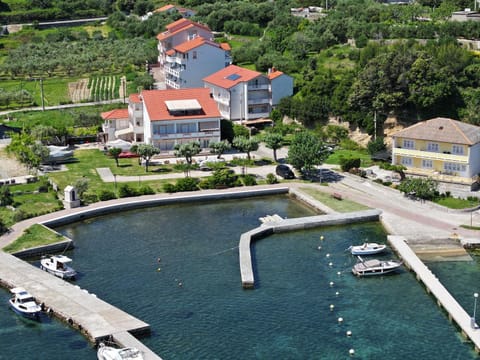 Villa Anggela Bed and Breakfast in Supetarska Draga