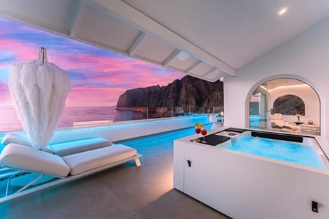 Natural landscape, Hot Tub, Balcony/Terrace, Spa and wellness centre/facilities, Mountain view, Sea view, Sunset, sunbed