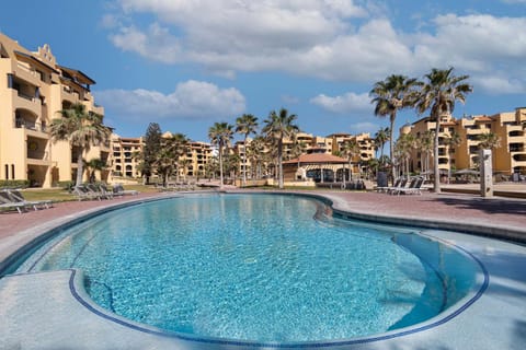 Property building, Swimming pool, sunbed