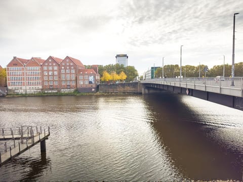 Nearby landmark, Natural landscape, City view, Area and facilities