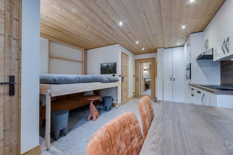 Bed, TV and multimedia, Kitchen or kitchenette, Living room