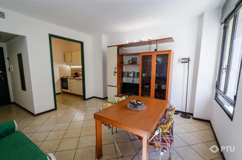 TV and multimedia, Kitchen or kitchenette, Living room, Dining area