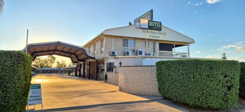 Property building, Facade/entrance, Street view