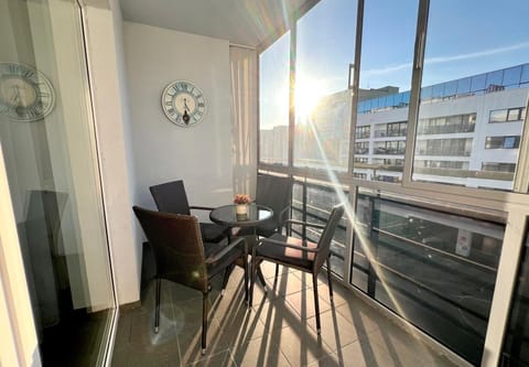 Day, Balcony/Terrace, Seating area