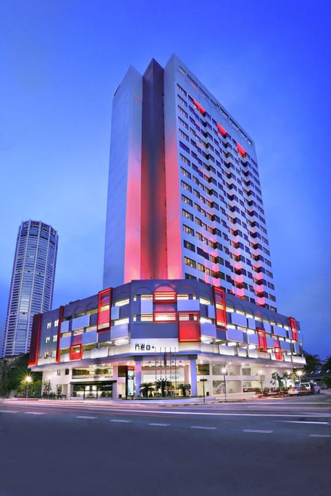 Facade/entrance, Area and facilities
