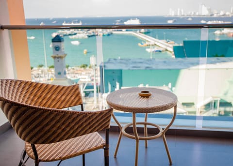 View (from property/room), Balcony/Terrace, Sea view