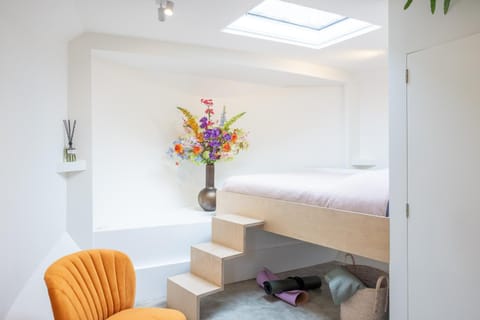 Bed, Living room, Bedroom