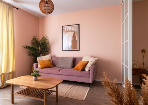 Day, Living room, Seating area