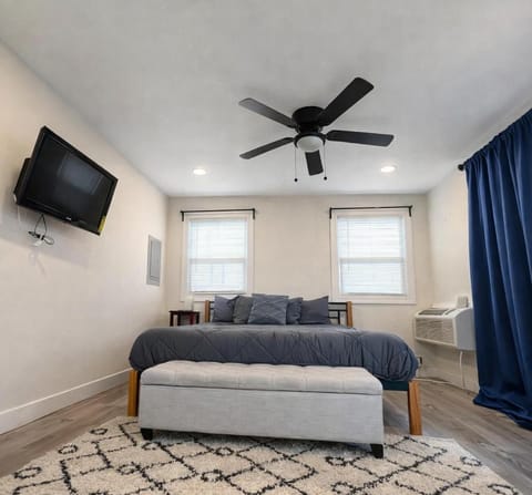 Cozy Corner Charming 1BR with WiFi Apartment in Evanston