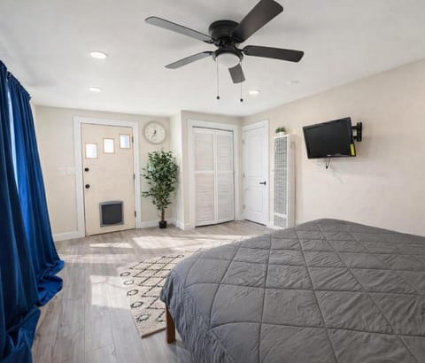 Cozy Corner Charming 1BR with WiFi Apartment in Evanston