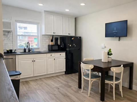 Cozy Corner Charming 1BR with WiFi Apartment in Evanston