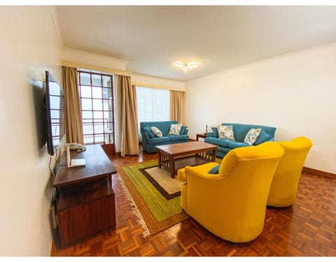 Communal lounge/ TV room, TV and multimedia, Living room, Seating area, internet