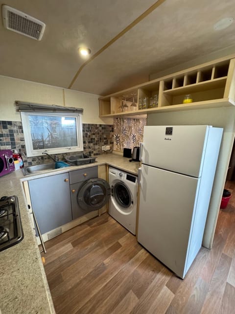 Chez Flo Charmant mobile-home H89 Campground/
RV Resort in Gassin