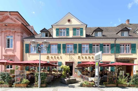 Property building, Restaurant/places to eat